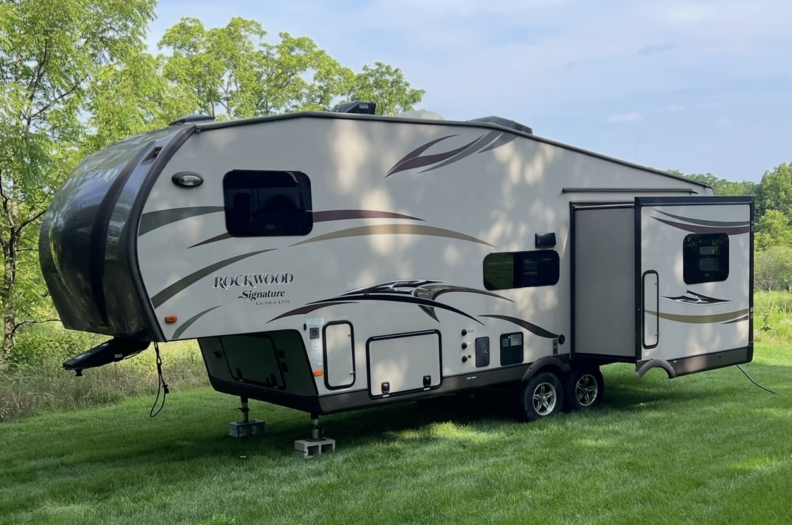 Rockwood Signature 5th wheel